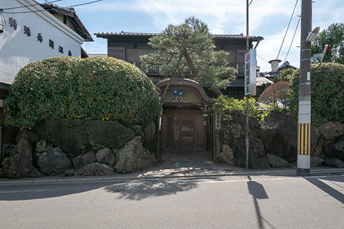 船岡温泉の写真_トオリニワが残る京町家